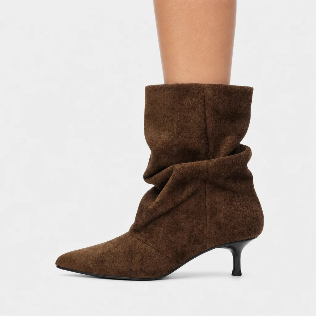 Boots Suede Brown Pleated