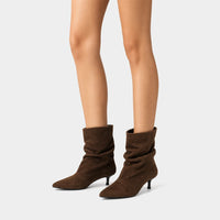 Boots Suede Brown Pleated