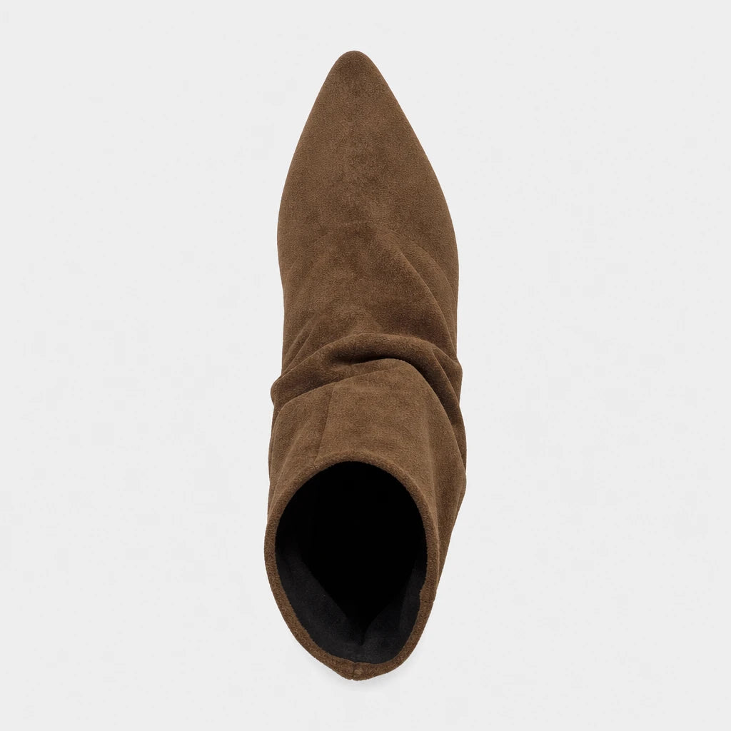Boots Suede Brown Pleated